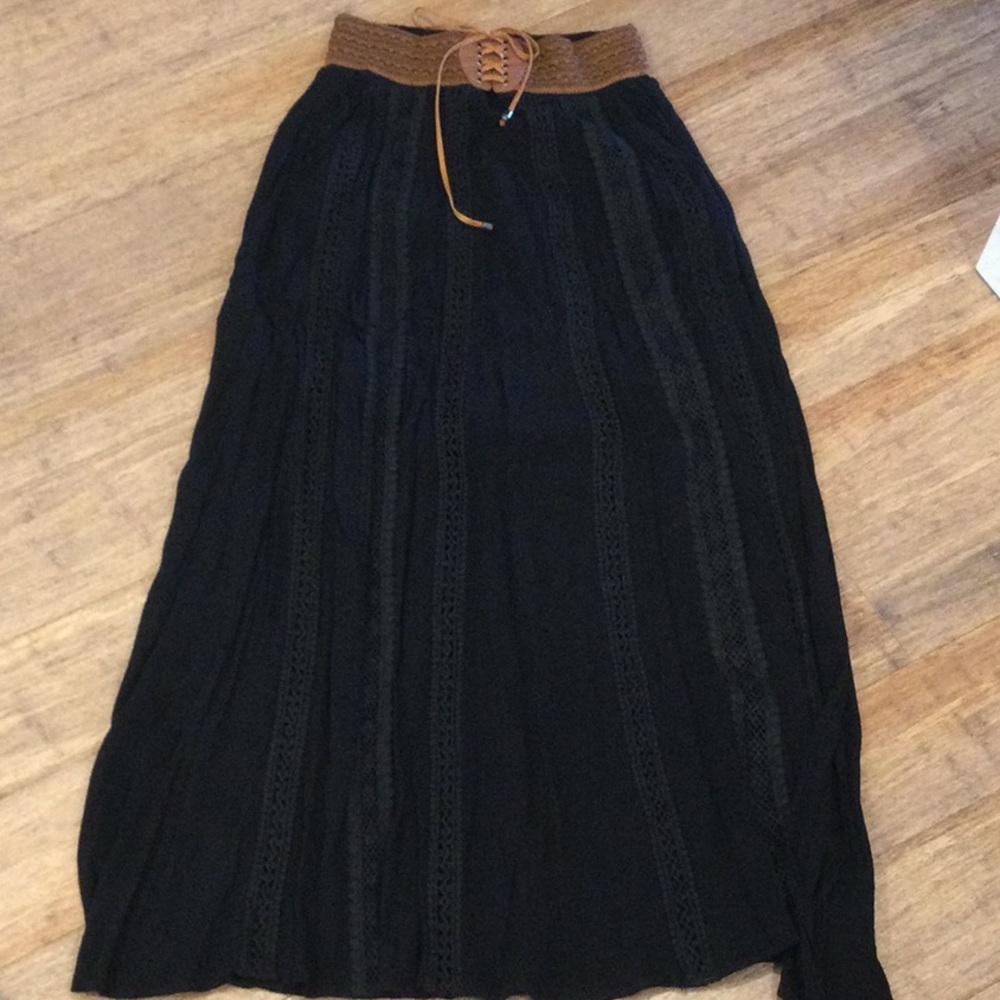 Black Maxi A-Line Skirt with Pleated Tie Front for Casual Work